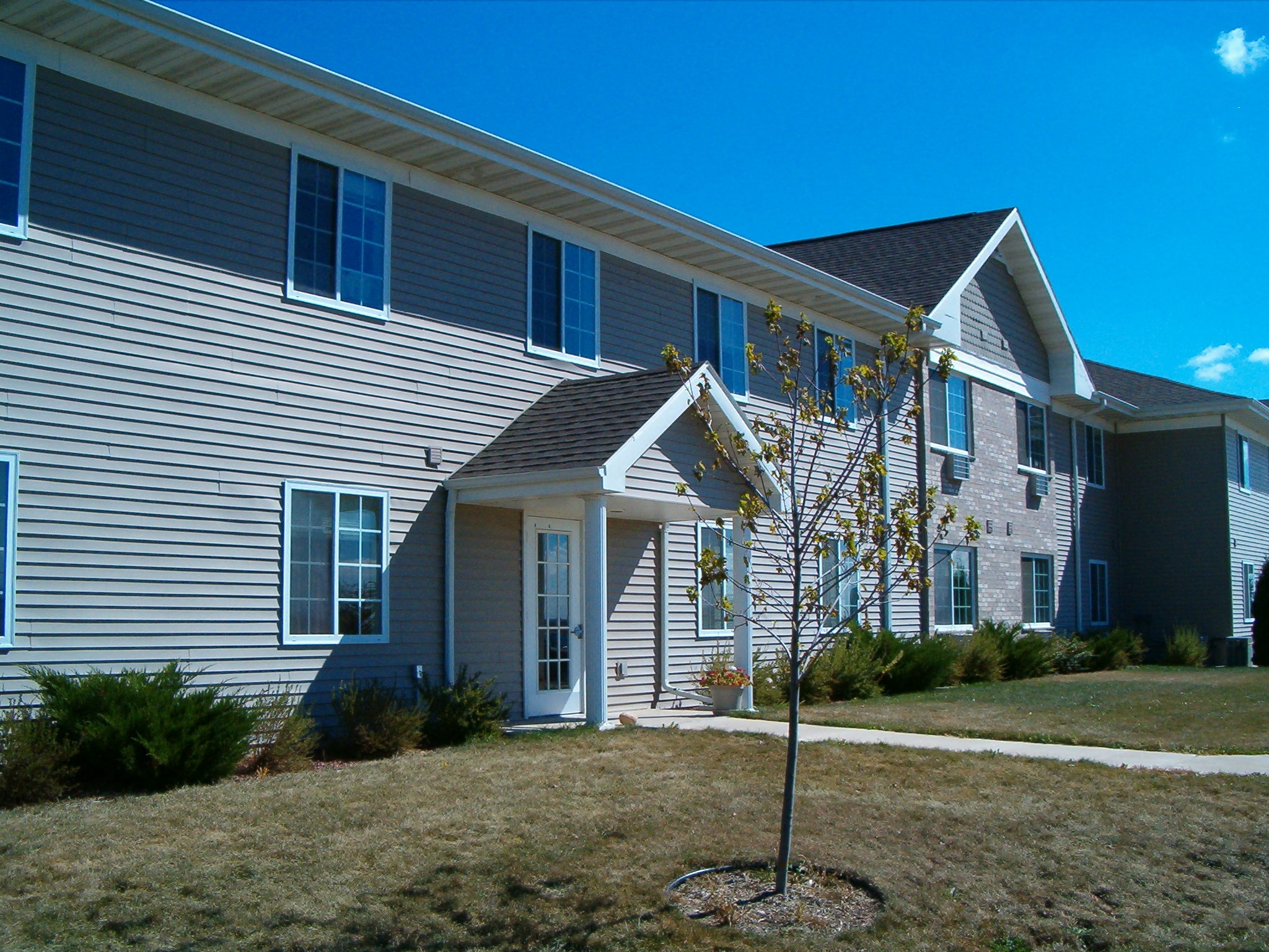 Photos and Video of Arbor Glenn Apartments in Evansville, WI